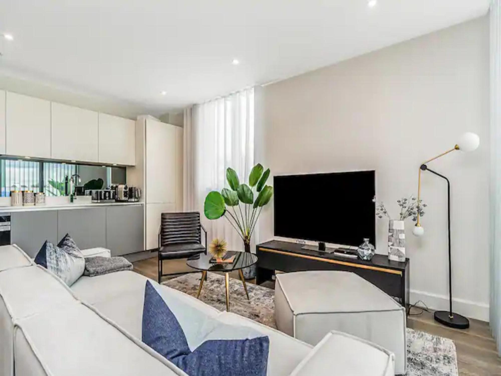 Pass The Keys Penthouse Oasis In Trendy Fulham Apartment London Bagian luar foto