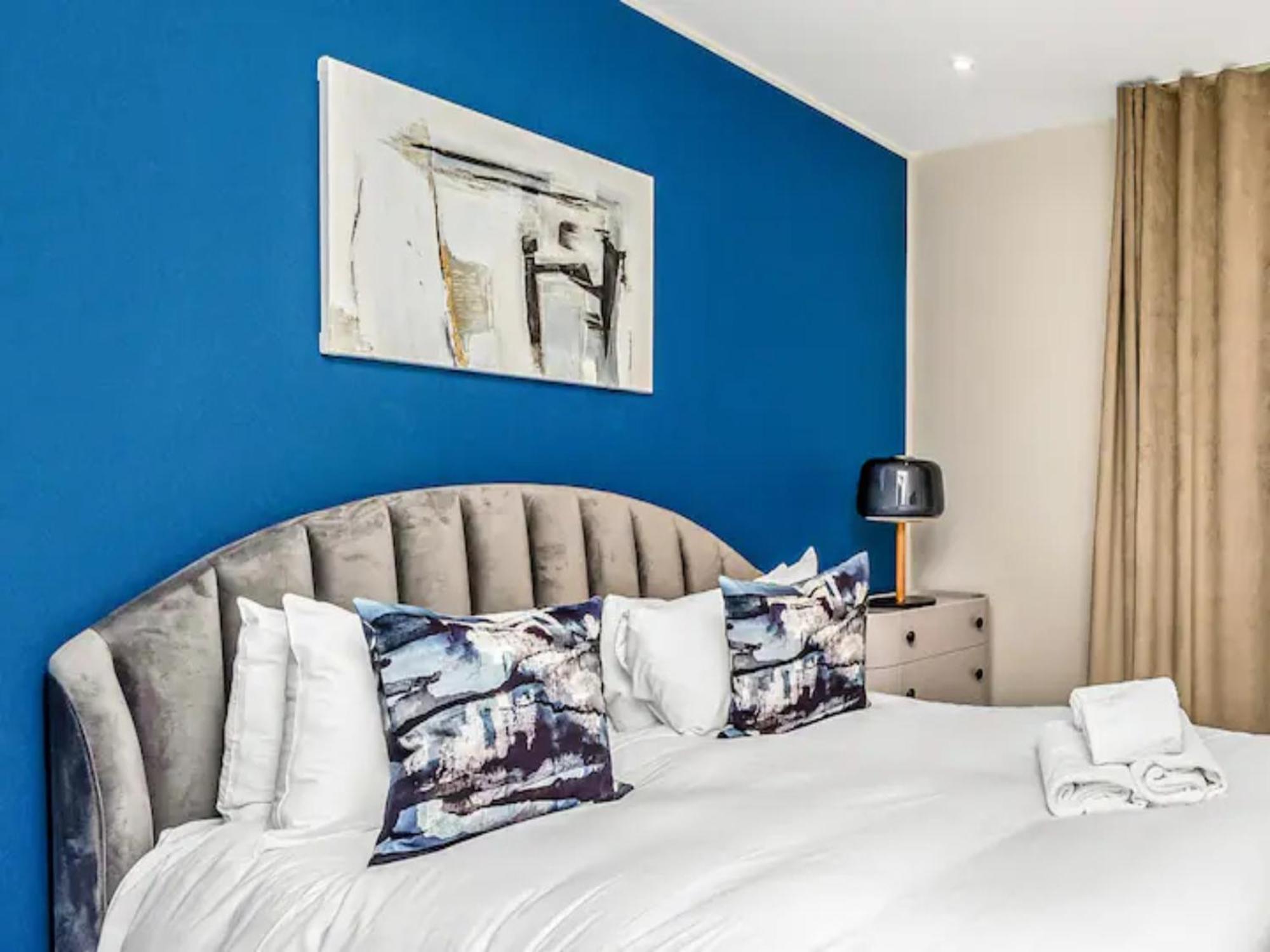 Pass The Keys Penthouse Oasis In Trendy Fulham Apartment London Bagian luar foto