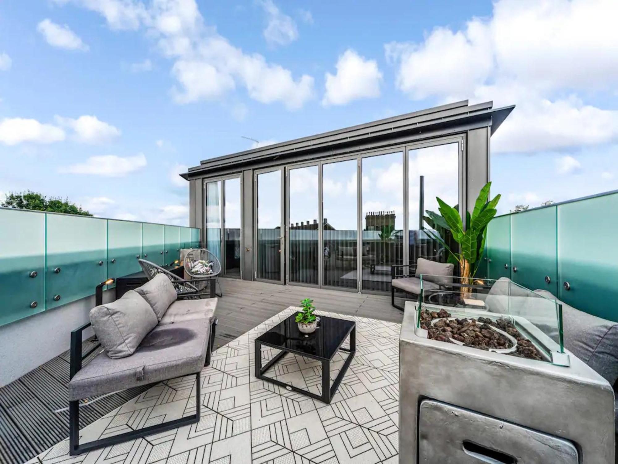 Pass The Keys Penthouse Oasis In Trendy Fulham Apartment London Bagian luar foto