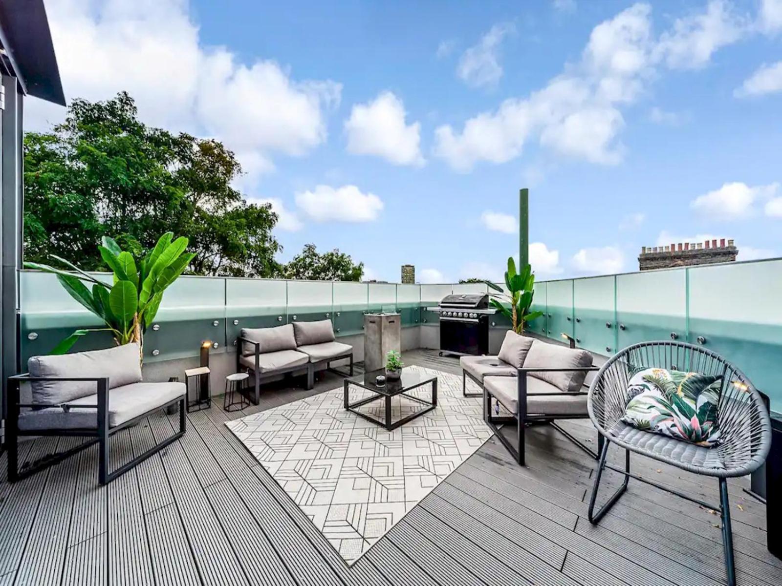 Pass The Keys Penthouse Oasis In Trendy Fulham Apartment London Bagian luar foto